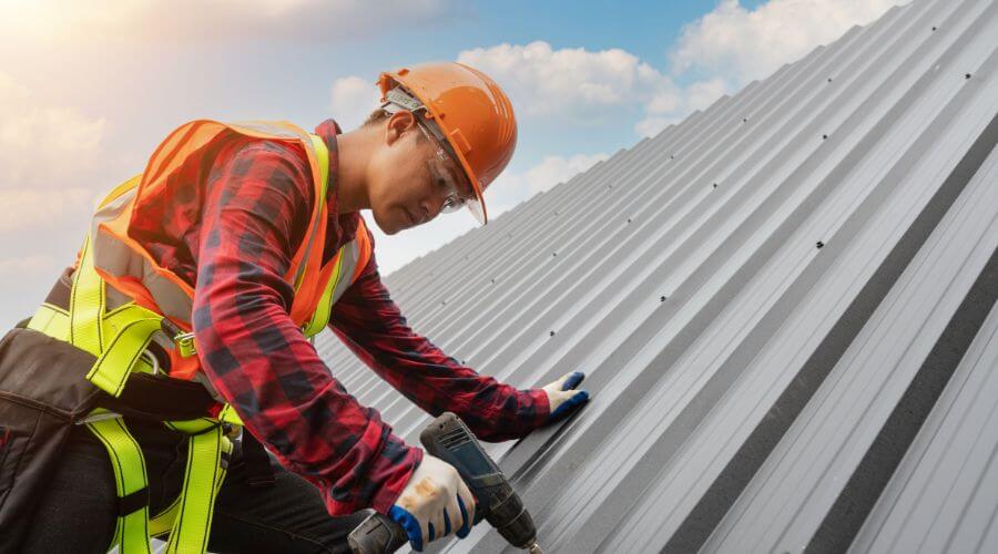 Professional gutter cleaning in Coahoma, TX
